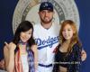 Girls&#039; Generation เยือน Dodger Stadium ร้องเพลงชาติ - ขว้างลูกเปิดเกม