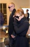 อายูมิ ฮามาซากิ (Ayumi Hamasaki) จูงมือแฟนหนุ่มรุ่นน้องเข้าประตูวิวาห์