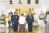 เฉินหลง (Jackie Chan) - หงจินเป่า (Sammo Hung) - ตี้หลุง (Ti Lung) - เดวิด เจียง (John Chiang) รวมตัวที่งานศพ อู๋หม่า (Wu Ma)