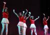 Crayon Pop สวมหมวกแปะรูปธงชาติเกาหลีขึ้นเวทีคอนเสิร์ต เลดี กาก้า (Lady Gaga)