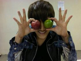 จุนซู (Junsu) จากวง 2PM ส่งผลไม้จากเมืองไทยให้ทุกคน?