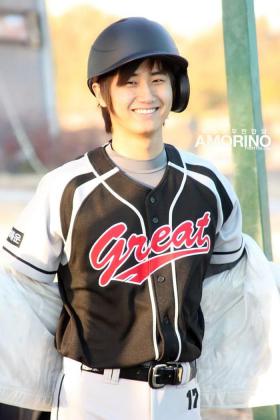 ยองแซง (Young Saeng) ไปเล่นเบสบอล!