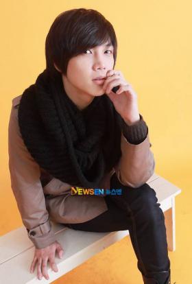 โอวอนบิน (Oh Won Bin) เปลี่ยนชื่อเป็น โอซึงฮยอน (Oh Seong Hyun)
