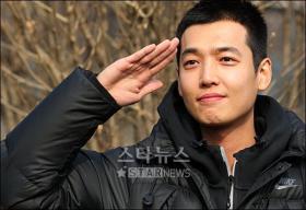 จองคยองโฮ (Jung Kyung Ho) เข้าเป็นทหาร!