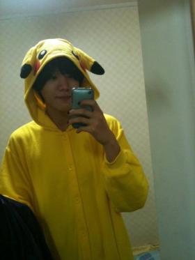 เยจุน (Ye Jun) แต่งตัวเป็นตัว Pikachu!