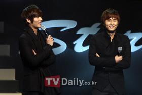 ภาพโฮยองแซง (Heo Young Saeng) และคิมคยูจง (Kim Kyu Jong) ในงาน Kyu Jong &amp; Young Saeng STORY IN SEOUL!