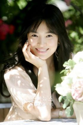 ซองเฮเคียว (Song Hye Kyo) ติดท็อปชาร์ตของ 2010 100 Most Beautiful Famous Faces!