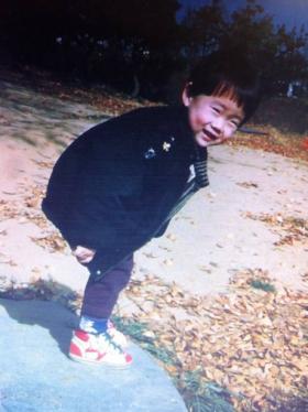 โจควอน (Jo Kwon) เผยภาพน่ารักของเขาในวัยเด็ก