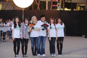 ปาร์คจินยอง (Park Jin Young) และวง Wonder Girls ร่วมคอนเสิร์ตการกุศลของเฉินหลง (Jackie Chan) 