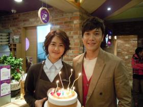 ลีโยวอน (Lee Yo Won) ฉลองครบรอบวันเกิดที่กองถ่ายทำละครเรื่อง 49 Days