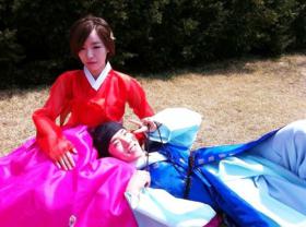 โจควอน (Jo Kwon) และกาอิน (Ga In) แต่งชุดฮันบกสำหรับละคร All My Love?