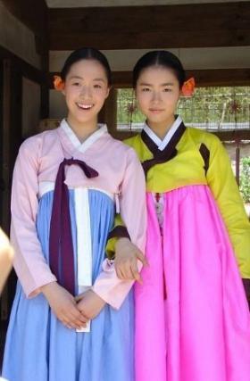 ภาพเก่าของชินเซคยอง (Shin Se Kyung) และอึนจอง (Eun Jung)!