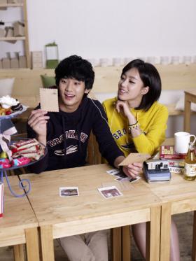 อึนจอง (Eun Jung) และคิมซูฮยอน (Kim Soo Hyun) ถ่ายภาพสำหรับ Spris 