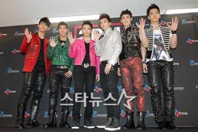 วง 2PM จัดงานแถลงข่าวคอนเสิร์ต 2PM HANDS UP ASIA TOUR