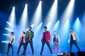 ทัวร์คอนเสิร์ตแรกของ 2PM HANDS UP TOUR CONCERT ประสบความสำเร็จ!