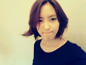 ฮโยมิน (Hyo Min) ตัดสินใจเปลี่ยนลุคใหม่ด้วยการตัดผมสั้น