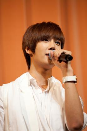 ปาร์คจองมิน (Park Jung Min) ไปร่วมคอนเสิร์ต 2011 Korea Music Wave in Malaysia 