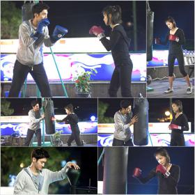 ชอยซีวอน (Choi Si Won) และลีซิยอง (Lee Si Young) แสดงฉากชกมวยใน Poseidon 