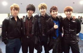 สมาชิกวง Super Junior ขอบคุณชาว ELF!