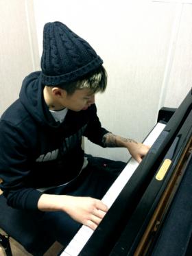 Jay Park เตรียมการแสดงเปียโนพิเศษสำหรับงาน Golden Disk Awards ครั้งที่ 26!