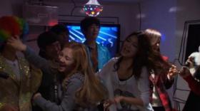วง SNSD ร้องเพลงวง Wonder Girls ที่คาราโอเกะ?