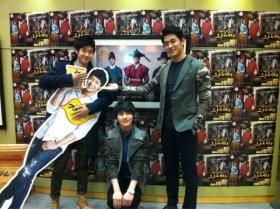 ภาพเพื่อนๆ นักแสดงของยูชอน (Yoochun) จากละครเรื่อง Rooftop Prince 