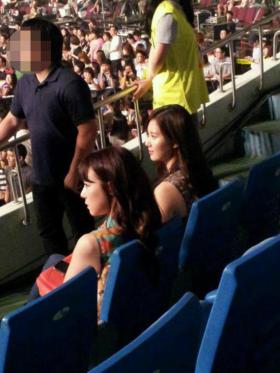 Tiffany และซอฮยอน (Seo Hyung) ไปชมคอนเสิร์ตของวง Wonder Girls เผย
