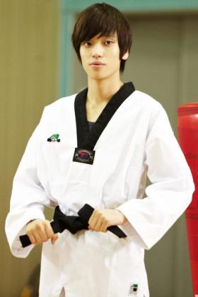 ภาพ Niel จากกองถ่ายละคร Do You Know Taekwondo 