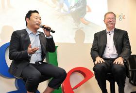 Psy สอนประธานบริษัท Google เต้น Gangnam Style!