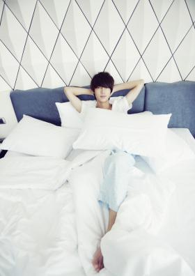 ภาพควางมิน (Kwang Min) ในเตียงนอน