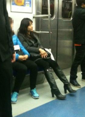 มูนกึนยอง (Moon Geun Young) ถ่ายละครบนรถไฟใต้ดิน