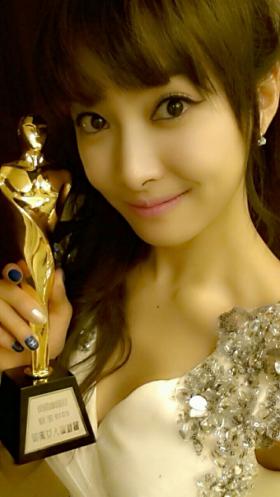 Victoria ขอบคุณแฟนๆ สำหรับรางวัล Best New Actress 
