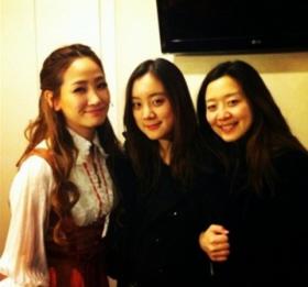 ลิม (Lim) ไปให้กำลังใจเยอึน (Ye Eun) ในการแสดงละครเพลง The Three Musketeers