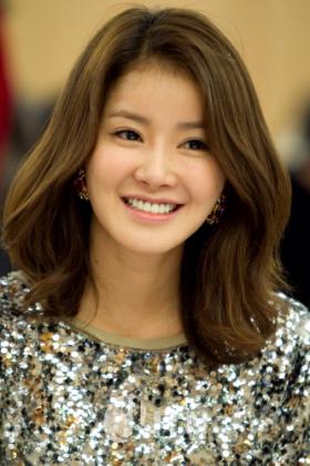 ดาราสาวนักมวย อีซียอง (Lee Si Young) รับเคยทำศัลยกรรม
