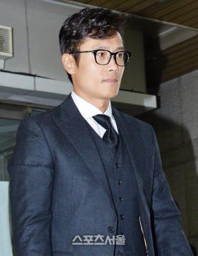 ดารา GI Joe  อีบยองฮอน (Lee Byung Hun) โผล่ขึ้นศาลคดีโดนสองสาวแบล็คเมล์