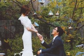 แฟนคลับยุ่นบุกจองโรงแรมแน่น! หวังยลโฉม แบยองจุน (Bae Yong Jun) เข้าพิธีแต่งงาน ปาร์คซูจิน (Park Soo Jin)