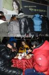 แฟนๆ ของจิยอน (Ji Yeon) เตรียมอาหารให้ทีมงานละคร Dream High 2