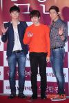 แทคยอน (Taecyeon), จุนโฮ (Junho) และชานซอง (Chan Sung) ไปชมเรื่อง Dangerous Liaisons