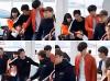 อีจองซุก (Lee Jong Suk) โดนด่าหนักปัดมือแฟนคลับด้าน อีมินโฮ (Lee Min Ho) โดนชมใส่ใจแฟนคลับดี