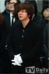 ไซ (Psy) ปล่อยโฮ ร่วมพิธีศพ ชินเฮชอล (Shin Hae Chul) ตำนานวงการเพลงเกาหลี